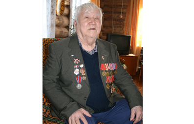Воспитанники молодежного клуба «Арнольд» встретились с ветеранами Великой Отечественной войны 