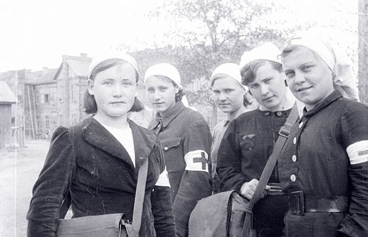 Равнение на старших