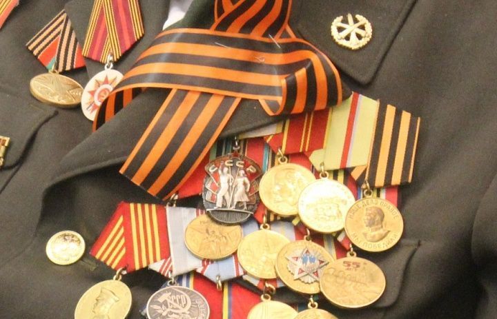 Память со слезами на глазах...