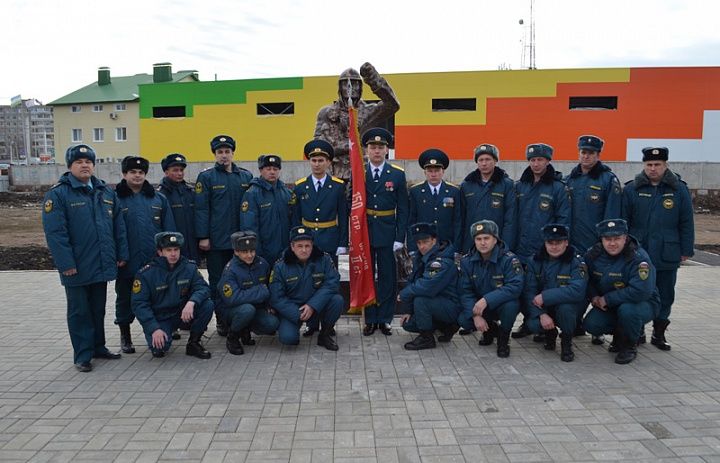 Пожарные Черниковки и Инорса встретили Знамя Победы