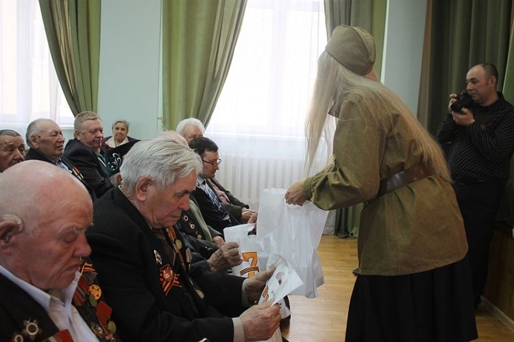        Нефтяники чествуют своих ветеранов