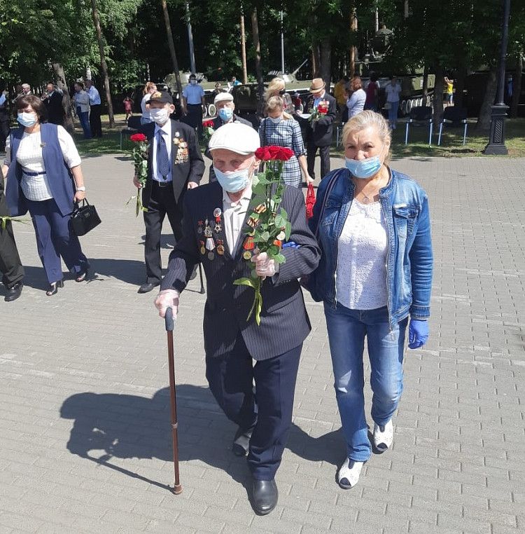 Ветеран Великой Отечественной войны Динислам Нириахметов принял участие в церемонии возложения цветов к памятнику труженикам тыла