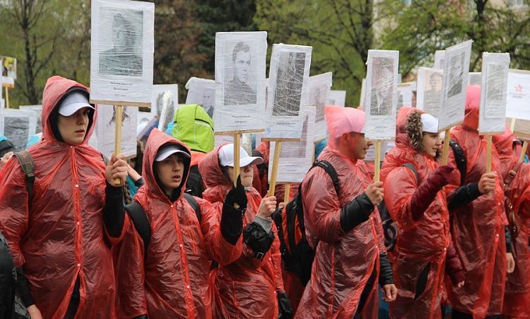 Калининцы приняли участие в акции «Бессмертный полк» 