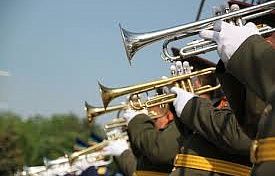 Марш-парад духовых оркестров и концерт сводного хора переносятся