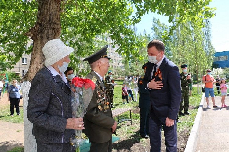 Под окнами ветерана Кашшафа Самигуллина состоялся праздничный концерт, посвященный Дню Победы