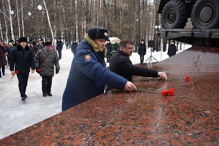 В Ленинском районе состоялся торжественный митинг, приуроченный ко Дню защитника Отечества