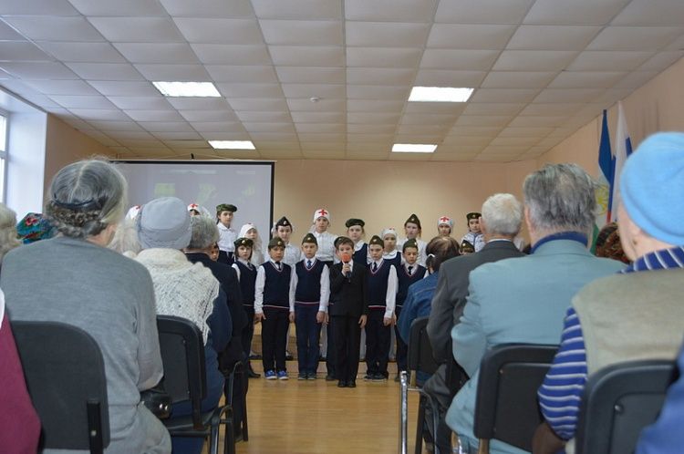 В школах Орджоникидзевского района проходит вручение юбилейных медалей в честь 70-летия Победы в Великой Отечественной войне