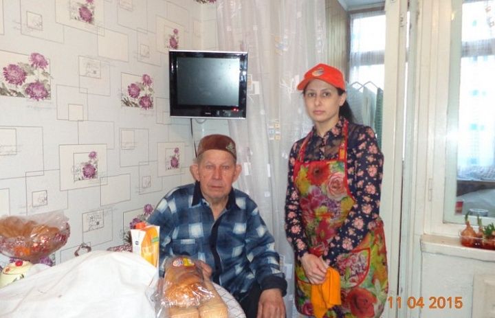 Юные тимуровцы помогают ветеранам 