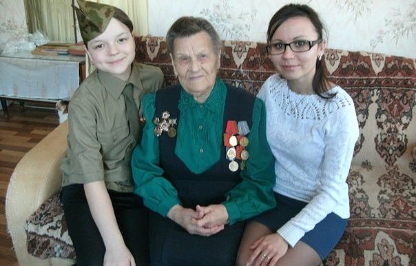 Волонтеры навестили ветерана войны Антонину Марюткину 