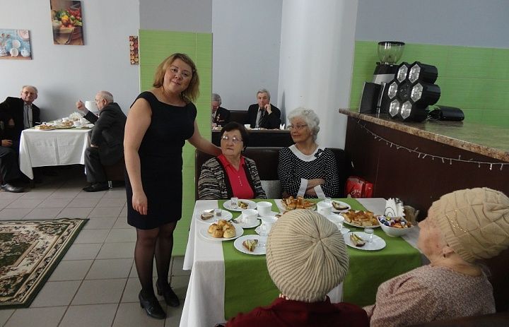 Предпринимательница из Калининского района организовала праздничный вечер для ветеранов 