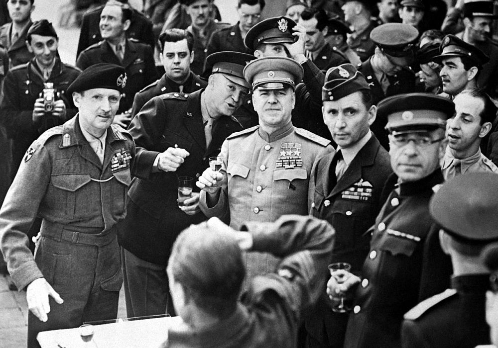 Montgomery_Zhukov_1945.jpg