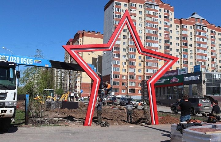 В Кировском районе продолжается благоустройство «Сиреневой аллеи»