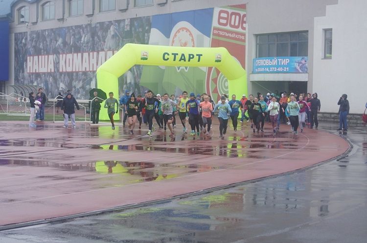 В Уфе состоялась легкоатлетическая эстафета, посвященная 70-ой годовщине Победы в Великой Отечественной войне