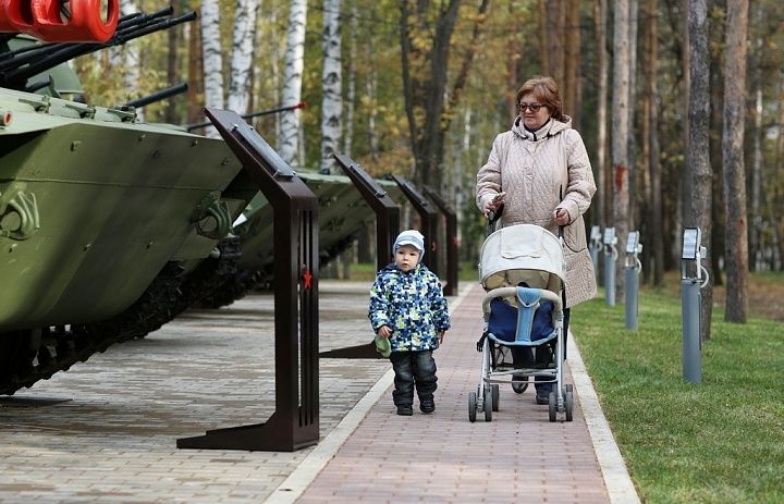 В уфимском парке Победы открыта экспозиция боевой техники