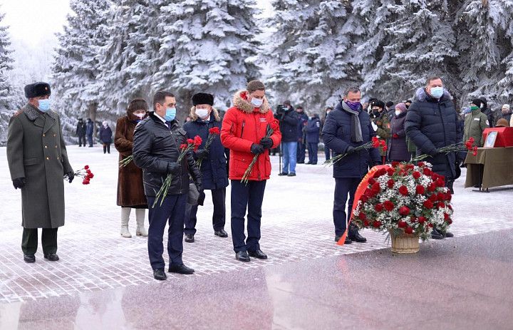 В парке Победы состоялось торжественное мероприятие, посвященное Дню неизвестного солдата