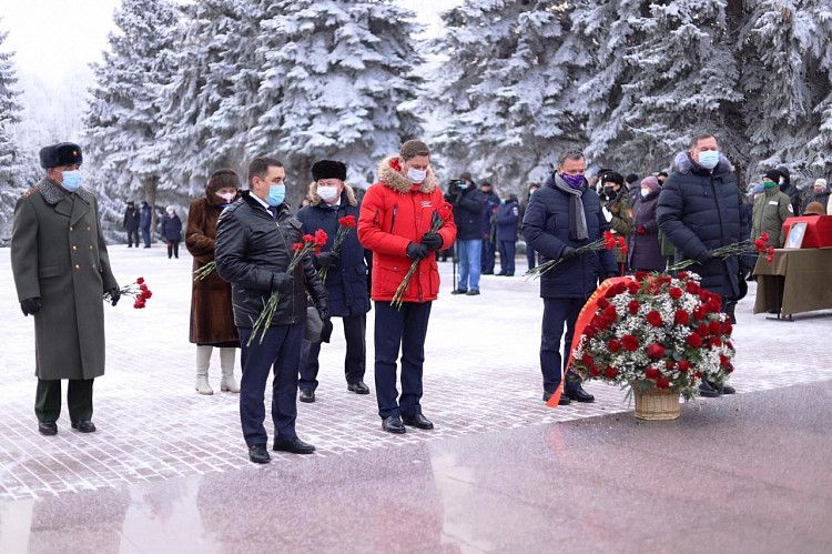 В парке Победы состоялось торжественное мероприятие, посвященное Дню неизвестного солдата