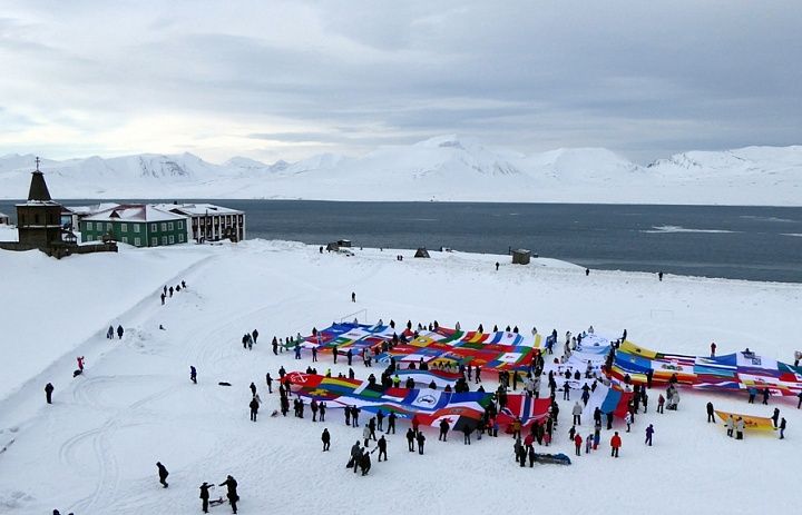Флаг города Уфы - на Шпицбергене