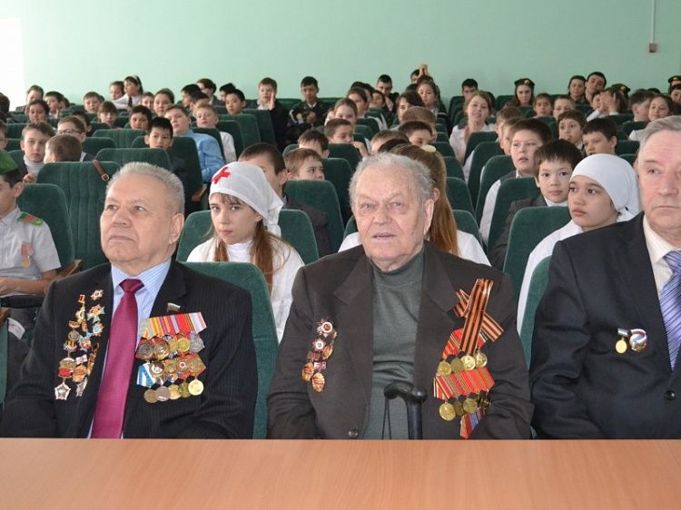 В школах Демского района проходят Уроки мужества, посвященные 70-летию Великой Победы