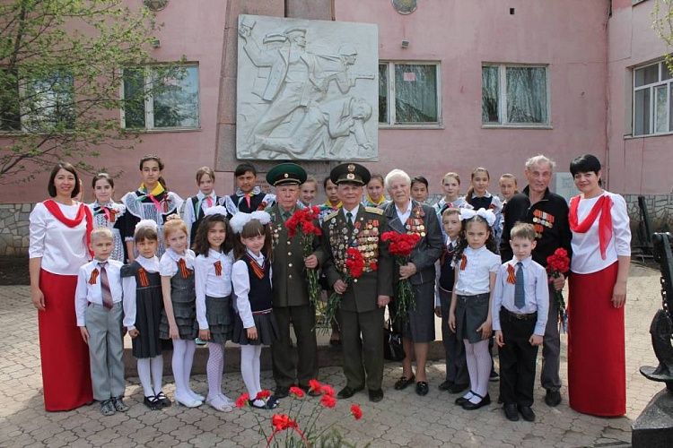 В школе №25 состоялся митинг, посвященный 70-летию Победы в Великой Отечественной войне