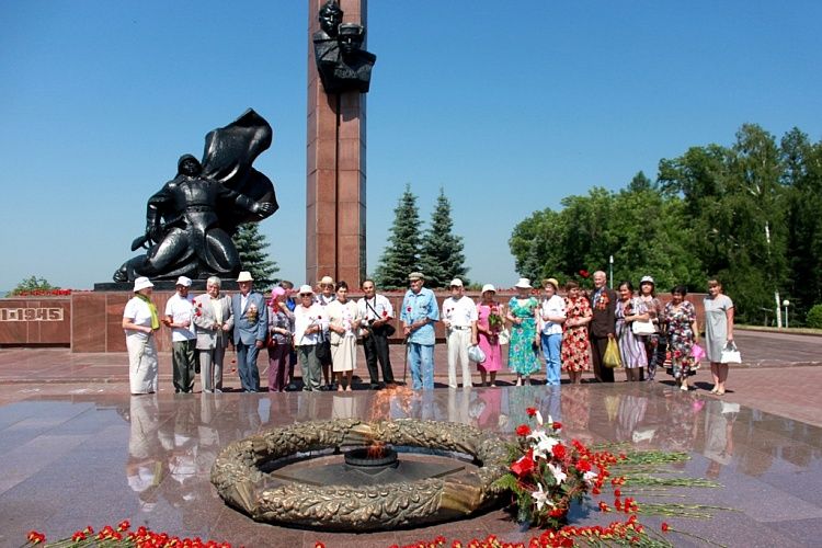 Ветераны Октябрьского района почтили память павших в Великой Отечественной войне