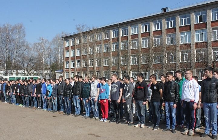 В Октябрьском районе Уфы отметили День призывника