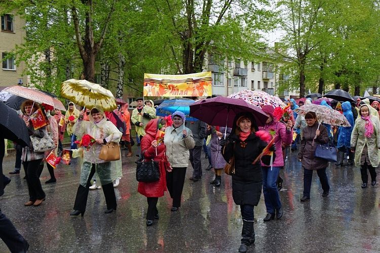 В дни празднования Великой Победы сотрудники «Иммунопрепарата» побывали дома у ветеранов