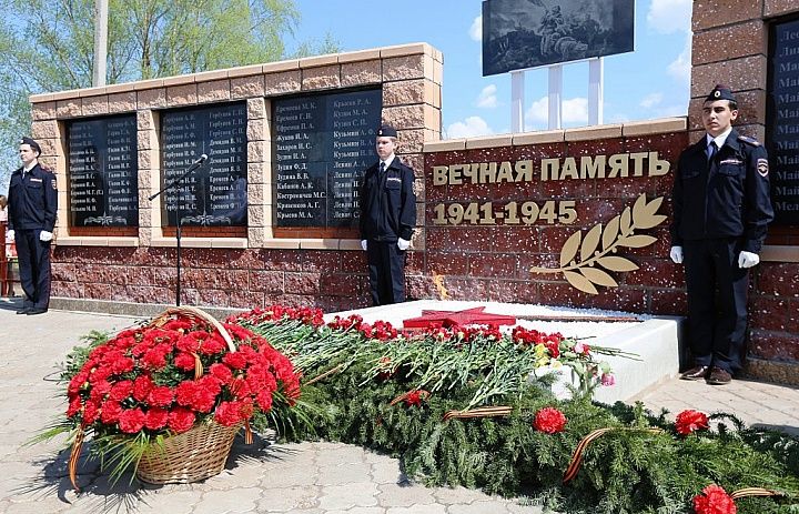В Уфе открыта памятная стела участникам ВОВ