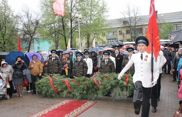 Демцы поздравили ветеранов войны и почтили память павших земляков-героев