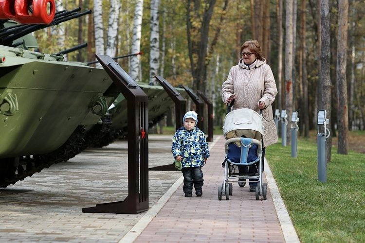 В уфимском парке Победы открыта экспозиция боевой техники