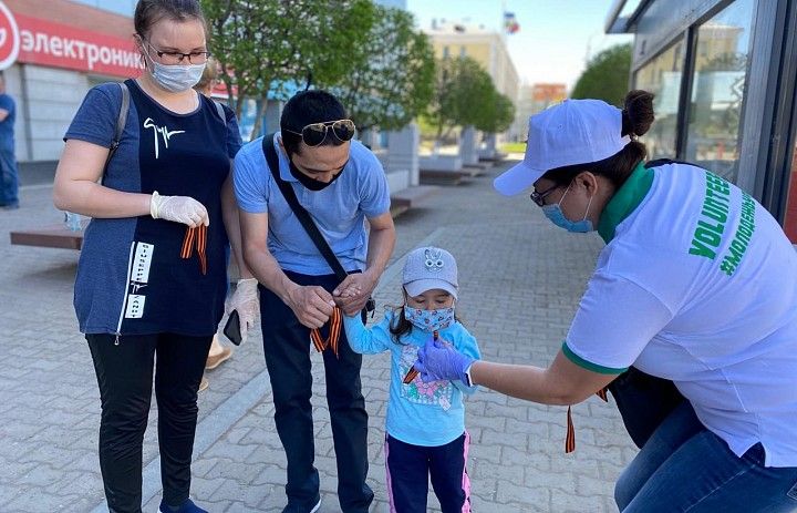 В Уфе проходит патриотическая акция «Георгиевская ленточка»