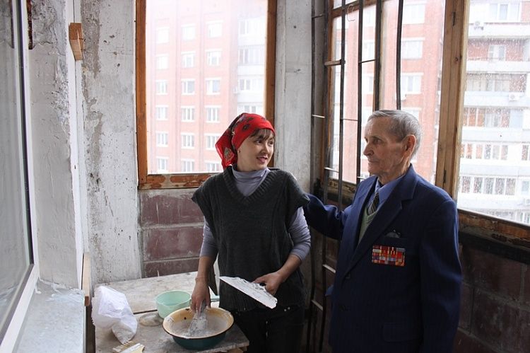 Ремонт в квартирах ветеранов к юбилею Победы продолжается